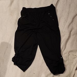 Ladies Black Capri Pants